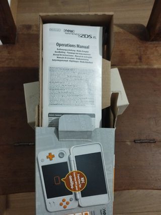 Caja Nintendo 2DS XL