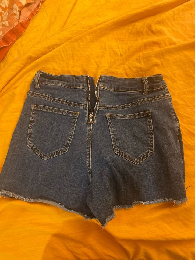 Pantaloncini di jeans corti