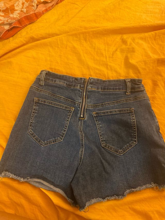 Pantaloncini di jeans corti