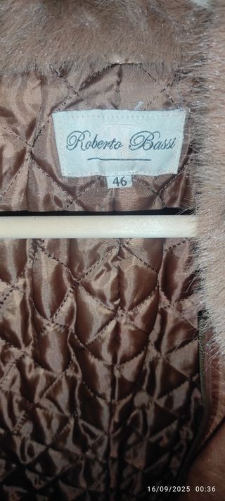 Cazadora de chica marrón