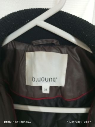 Cazadora b.young marrón con capucha