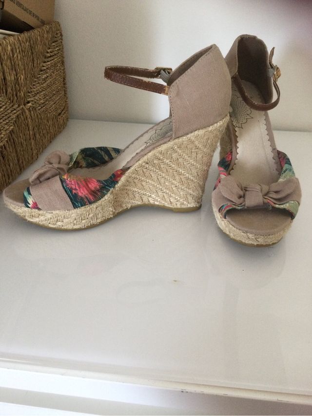 Sandalias con cuña