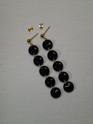 Pendientes Delia negros dorado