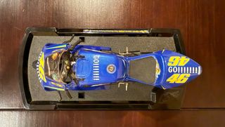 Maquetas 1:10 Valentino Rossi VR46 Maisto