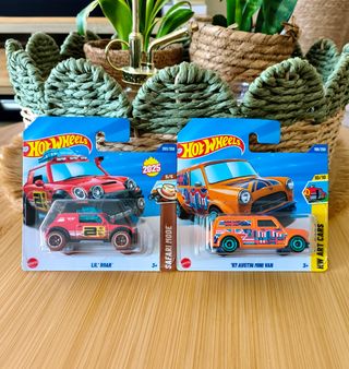 2 Hot Wheels: Lil' Roar e '67 Austin Mini Van