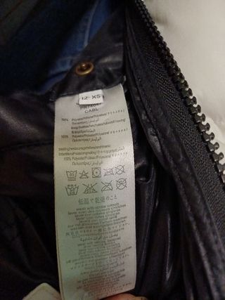 Chaqueta acolchada repelente al agua.
Hugo Boss. 