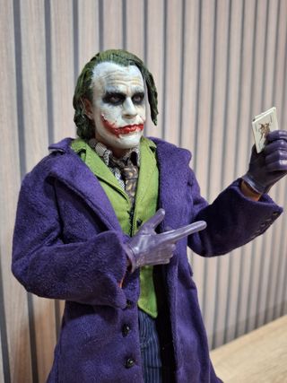 Figura Joker custom tipo Hot Toys