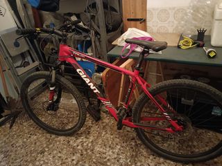 Bicicleta de montaña Giant Talon Roja