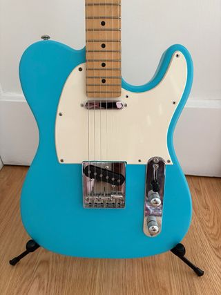 Telecaster c/Classic Vibe y Amp c/ Celestion