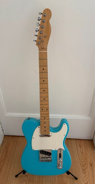 Telecaster c/Classic Vibe y Amp c/ Celestion