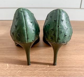 Zapatos de salón Menbur tacón aguja verde