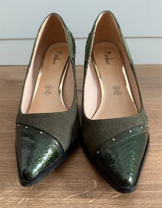 Zapatos de salón Menbur tacón aguja verde