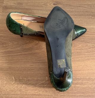 Zapatos de salón Menbur tacón aguja verde