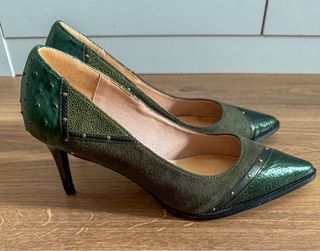Zapatos de salón Menbur tacón aguja verde