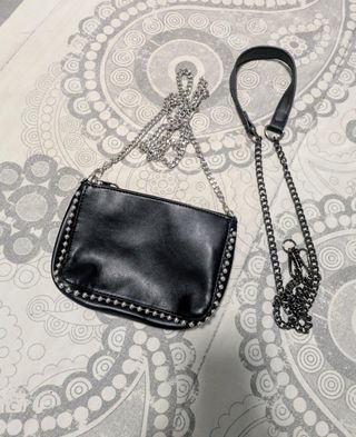 Bolso negro mujer con cadena