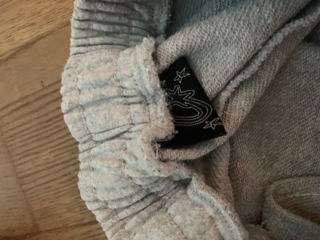 Pantalón corto gris claro