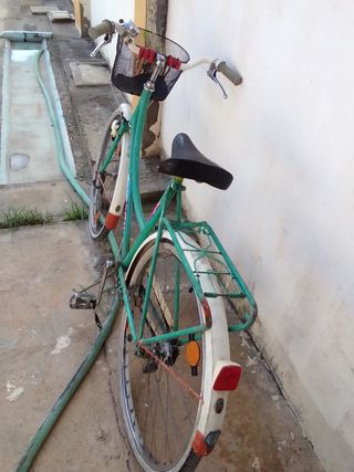 Bicicleta de paseo BH Bolero Original con luces 