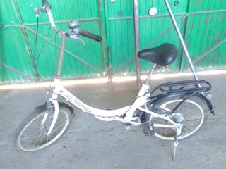 Bicicleta de paseo blanca con cambio
