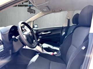 Toyota Auris 2011