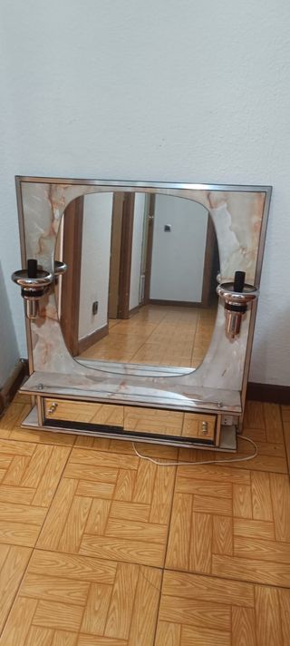 Espejo de baño con cajón y apliques