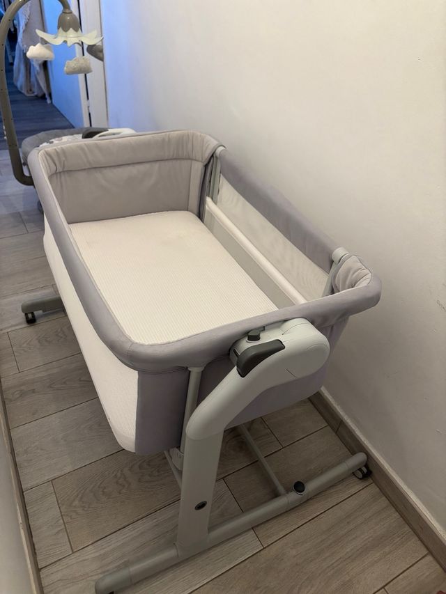 Minicuna Chicco Next2Me Magic Evo Gris