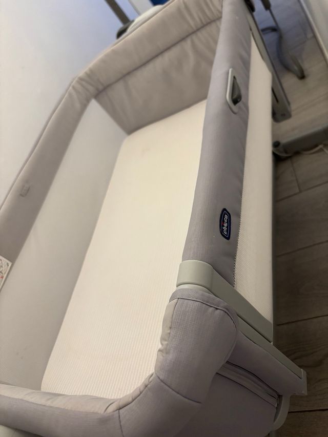 Minicuna Chicco Next2Me Magic Evo Gris