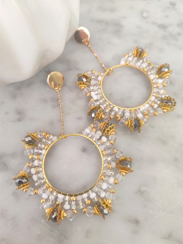Orecchini cerchio perle e cristalli dorati