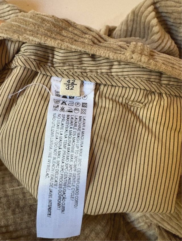 Pantaloncini beige in velluto a coste Massimo Dutti