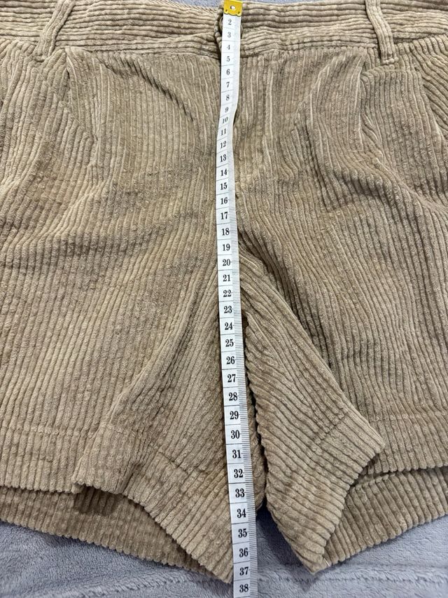 Pantaloncini beige in velluto a coste Massimo Dutti