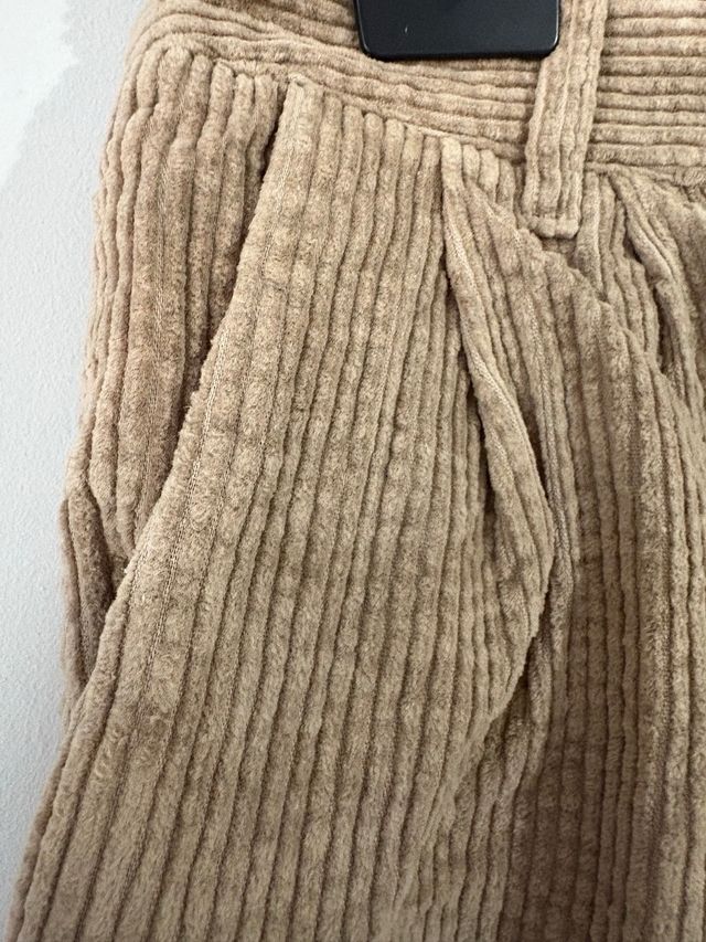 Pantaloncini beige in velluto a coste Massimo Dutti