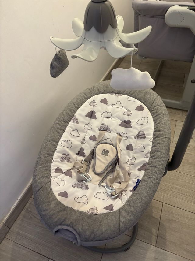 Hamaca Nubes Kikkaboo con vibración