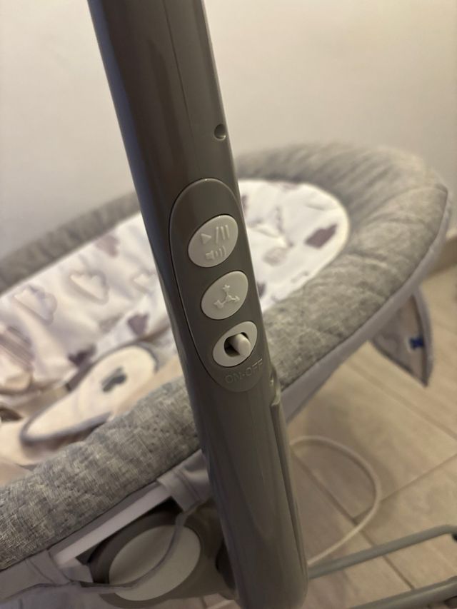 Hamaca Nubes Kikkaboo con vibración