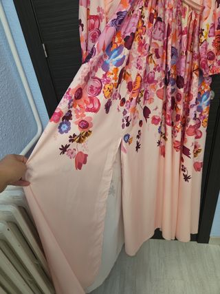 Vestido de fiesta floral rosa