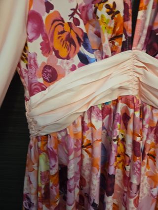 Vestido de fiesta floral rosa