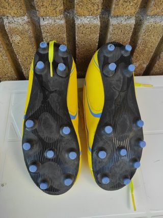 Scarpini calcio Puma gialli n.32