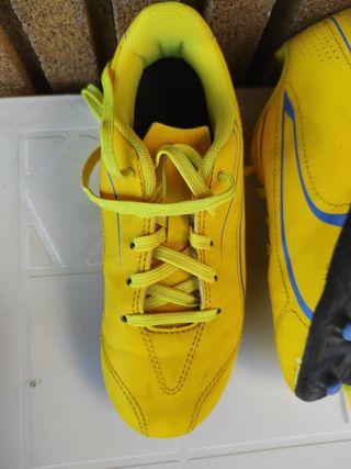 Scarpini calcio Puma gialli n.32