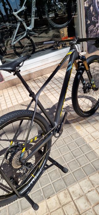 Mondraker Podium Talla L
9 kgrs.