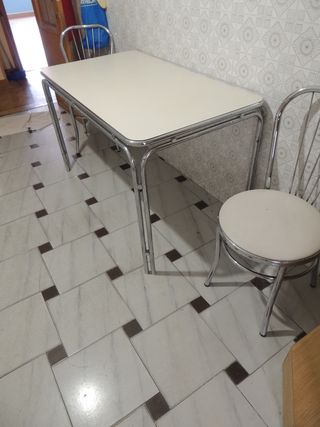 Mesa y 4 Sillas Cocina cromadas
