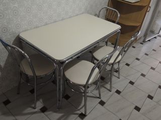 Mesa y 4 Sillas Cocina cromadas