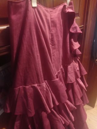 Falda flamenca rosa con volantes
