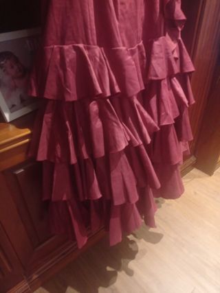 Falda flamenca rosa con volantes