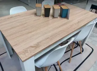 Mesa y 4 Sillas Comedor