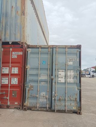 Contenedores marítimos nuevos y usados