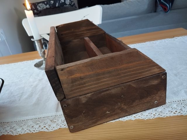 ORGANIZADOR DE MADERA RÚSTICO