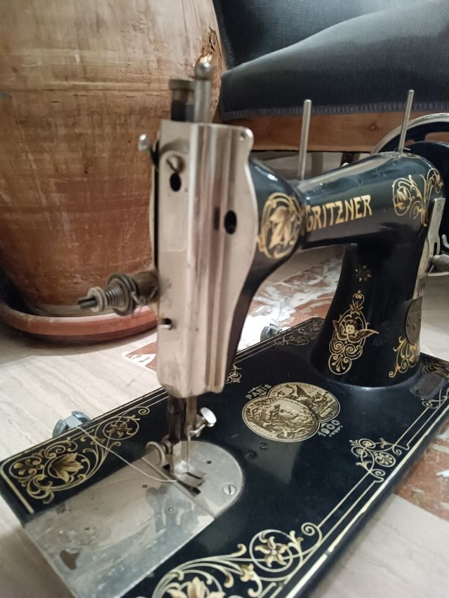 Máquina de coser Gritzner antigua – ideal deco