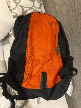 Mochila Salomon Naranja y Negra
