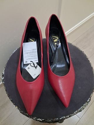 Zapatos de tacón Zara rojos mujer