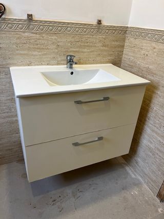 Mueble de baño con lavabo y cajones