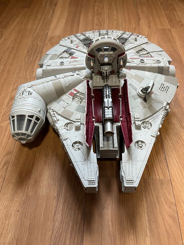 Halcón Milenario Star Wars 54x45x10