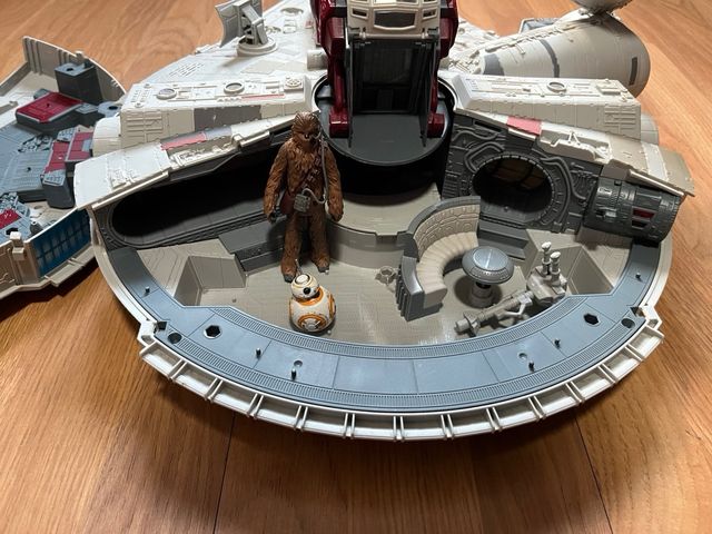 Halcón Milenario Star Wars 54x45x10